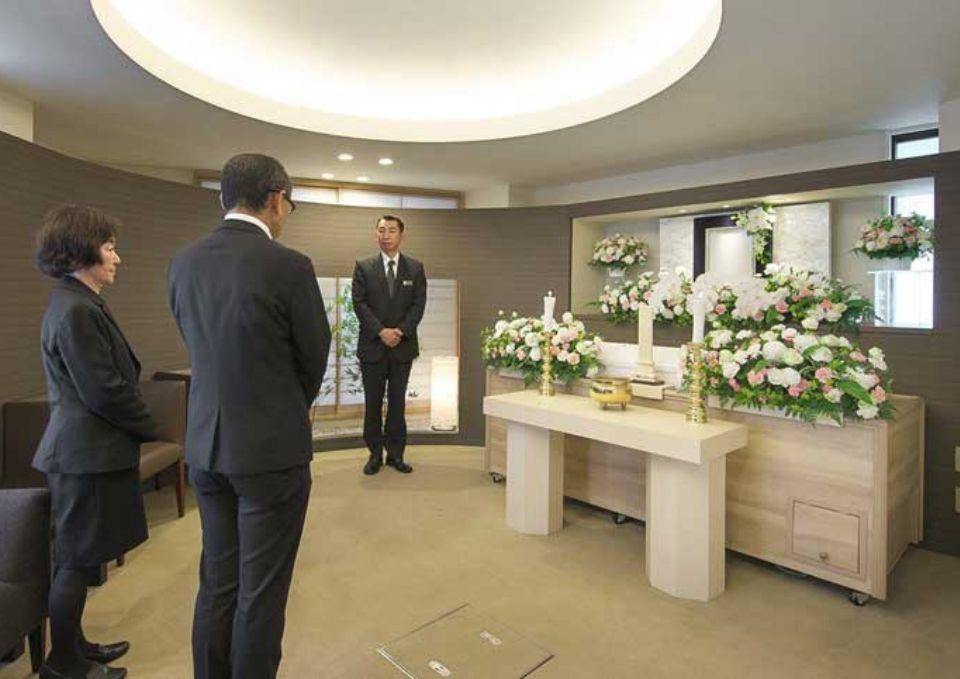 愛典福島屋で葬儀をしている様子